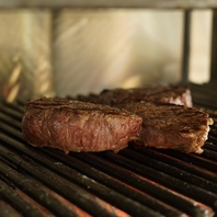 【シェフの技が光る】実力派料理人が焼き上げる肉料理♪