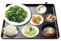 ヘルシー！青菜炒めランチは1180円(税込)です♪