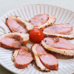 一品料理や刺身など多彩なメニューをご用意！