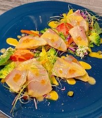 天然ヒラマサの燻製のカルパッチョ