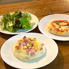 ～飲み物片手にサクッと食べれる小さなピザPIZZETTA～