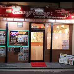 総席数20席の店内は、広々としたテーブル席を完備！席間もゆったりしており、周りを気にせずお食事に集中できます☆ 異国情緒溢れる空間で、デートや女子会に最適です♪ 英語対応スタッフもおります！