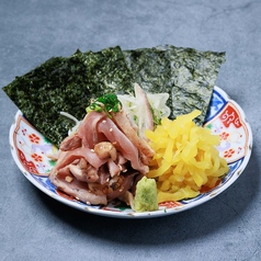 知覧鶏とたくあんの海苔手巻き