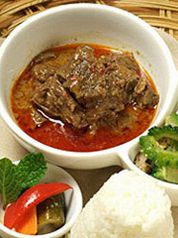 Beef RENDANG 牛肉のスパイス煮込み（レンダン）