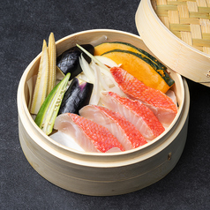 金目鯛と旬野菜の蒸籠蒸し