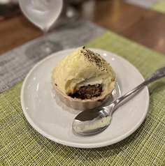 【コース限定の逸品】熱々！とろ〜り♪フランスの家庭料理『アッシパルマンティエ』の写真