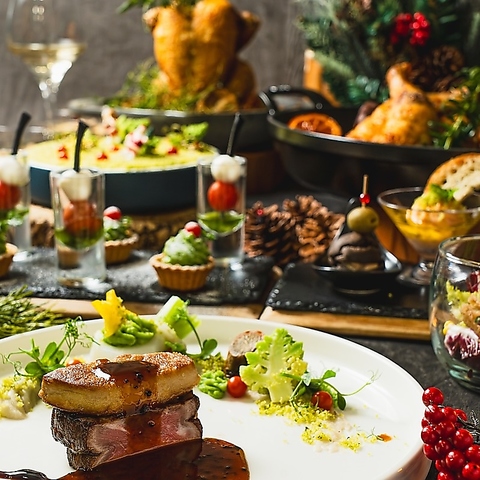 開放的な空間で味わう贅沢ビュッフェは、豊富なメニューでお出迎えいたします♪