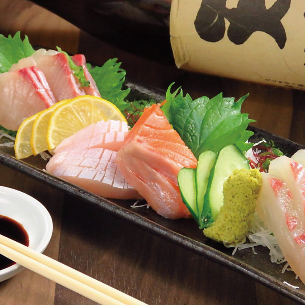 豪快！新鮮ピチピチ玄海大漁盛り！串カツ,もつ鍋,焼き鳥など単品料理も充実♪