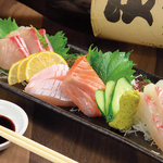 豪快！新鮮ピチピチ玄海大漁盛り！串カツ,もつ鍋,焼き鳥など単品料理も充実♪