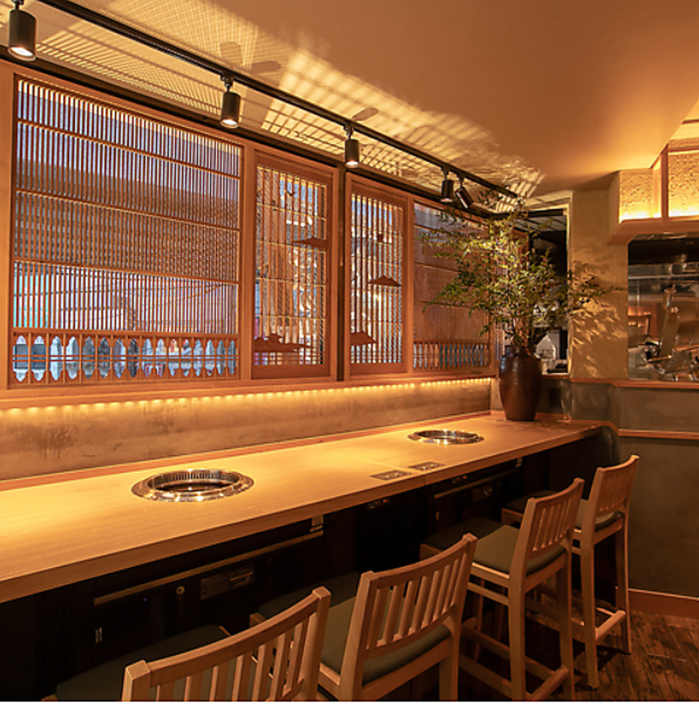 落ち着いた雰囲気の店内。