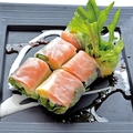 料理メニュー写真&nbsp;サーモンクリームチーズ生春巻き