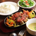 お手頃価格で大満足のランチメニューには、食後のコーヒーが無料で付いてきます♪お仕事の合間のリフレッシュや、午後の活力を養うひと時を、ゆっくりとお過ごしください。