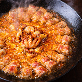 イイダコと極厚豚バラ肉のサムギョプサル!本場韓国でも大人気のチュクミが当店で味わえます♪食べ終わって残ったタレにライスを入れてポックンパも!(難波/なんば/居酒屋/韓国料理/食べ放題/飲み放題/食べ飲み放題/貸切/チュクミ/チーズ/サムギョプサル/スンドゥブ)