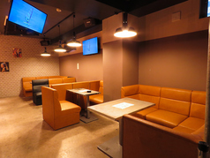 6名席テーブル×6、2名席テーブル×1