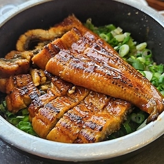 ランチは定番の焼肉定食から、韓国で話題の釜飯定食まで