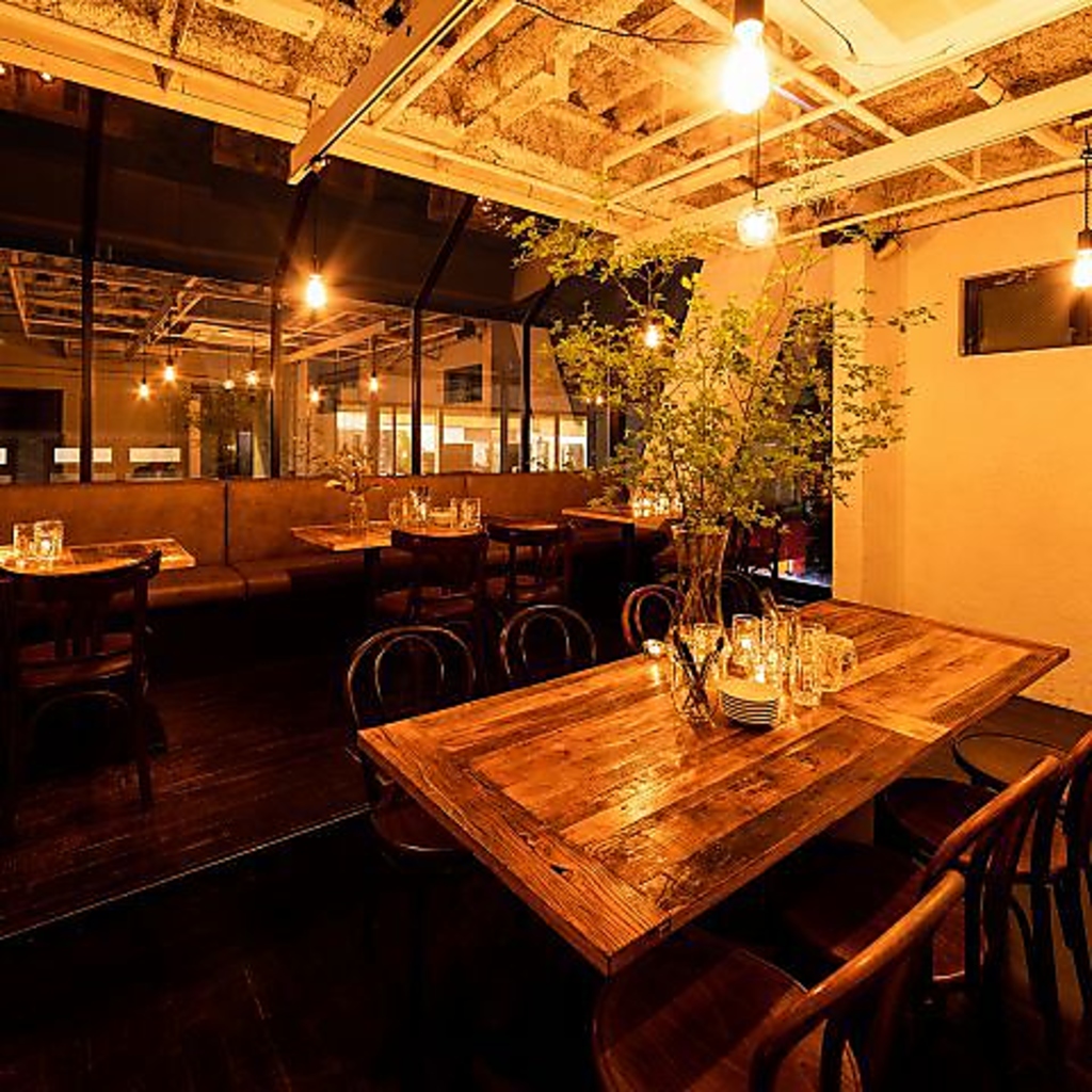 土日祝日16:00から17:00限定！ドリンク一杯と唐揚げがセットが100円！。