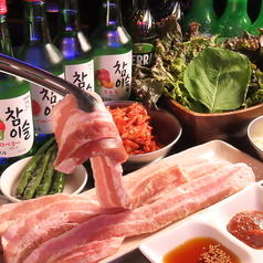 韓国料理の定番！厚切りサムギョプサル