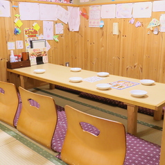 広々としたお座敷席は、足を伸ばしてゆったりお寛ぎいただけます。