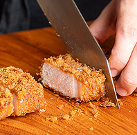 昔ながらの旨いとんかつの秘訣は、素材にあり。