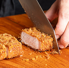 昔ながらの旨いとんかつの秘訣は、素材にあり。