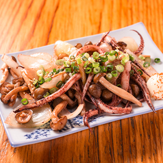 お酒のアテにぴったり！イカゲソバター醤油★の写真