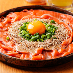 サーモンといくらとたまごの胡麻パッチョ