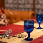 【お祝い・サプライズ】大切な記念日や誕生日のお祝い、サプライズの演出も承っております。落ち着いた照明が灯るお洒落な空間で、厳選された旬の食材とワインを囲みながら、記憶に残る特別なひとときをお過ごしください☆