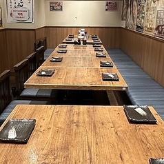 2～4名様から６名様、８名様、２０名様など人数に応じてテーブルの配置変更を承ります♪