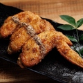 料理メニュー写真&nbsp;ガツンと！手羽先の唐揚げニンニク醤油味
