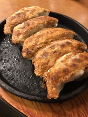 鉄板アツアツ肉餃子