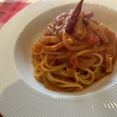ベーコンのピリ辛トマトソースパスタ