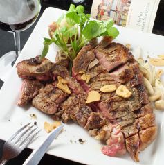 じっくり焼き上げる旨味たっぷりのお肉