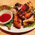料理メニュー写真 ガイヤーン（一枚肉の焼き鳥）