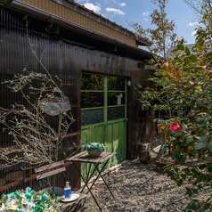 納屋カフェ 椿の外観1