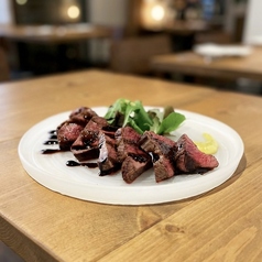 エゾシカのグリル　バルサミコソースの写真