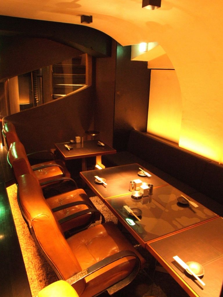 ゆったりソファ席は大人の落ち着ける雰囲気…★デートにも最適です◎