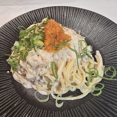 秋鮭フレークと特製キノコミックスの明太子クリームパスタ【ディチェコ リングイネピッコロ】