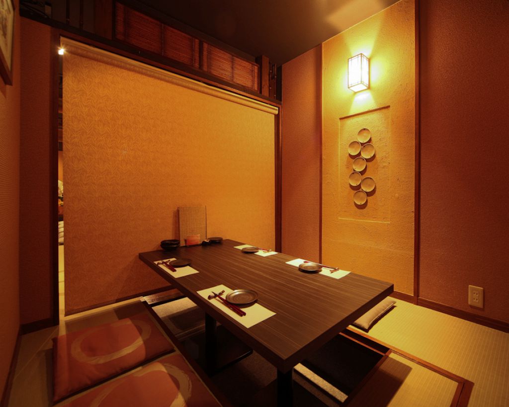 女子会や少人数の飲み会にピッタリの個室が充実◎２部屋限定で足湯付きの個室も！