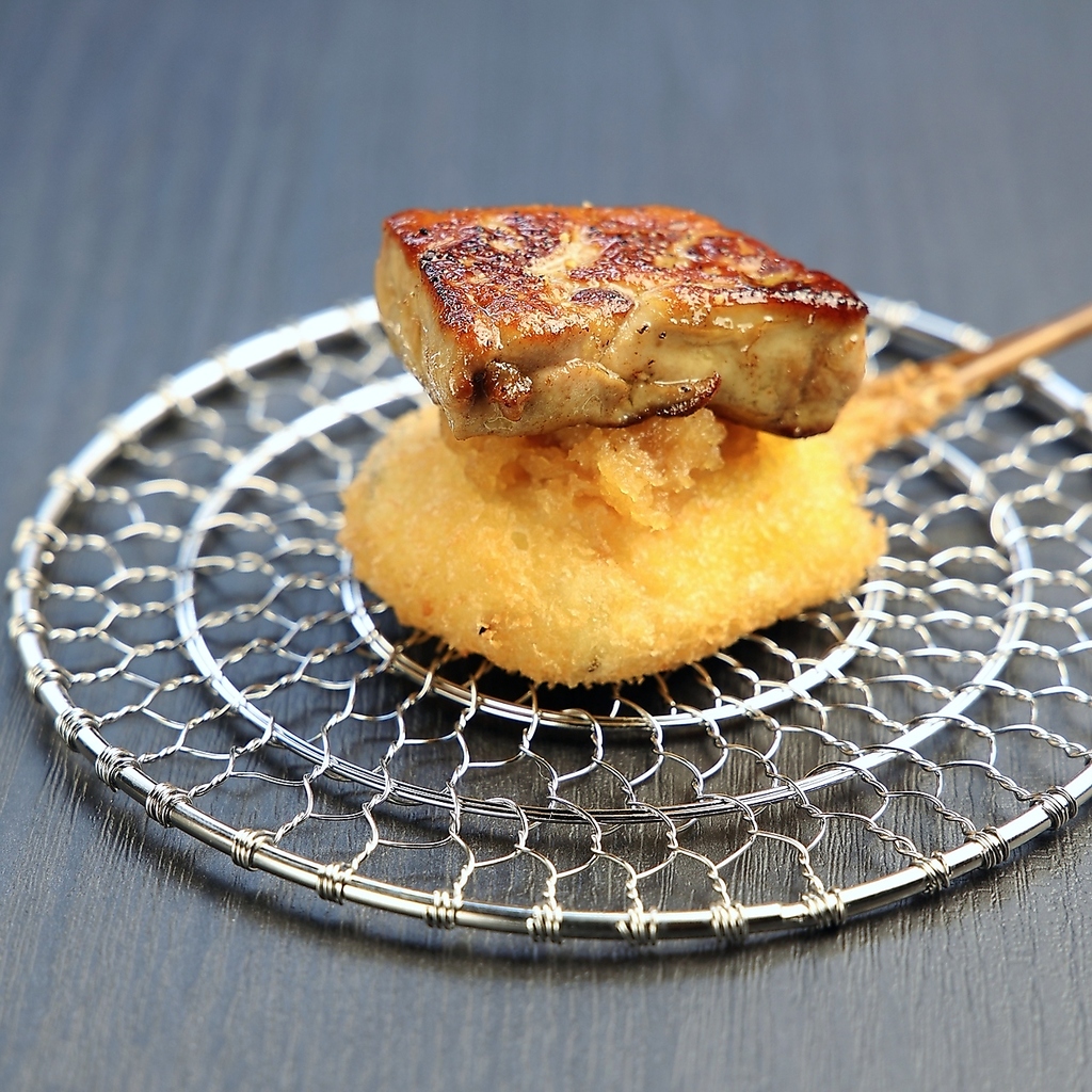 串揚げの概念を覆すような食材も各種ご提供！目利きと長年の勘で厳選した、高品質な食材を串揚げに♪