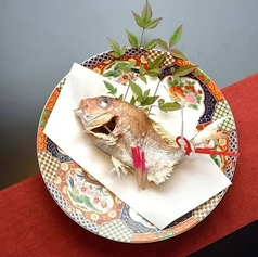 祝いの席に華を添える『真鯛の姿焼き』で特別なひととき