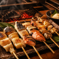 炭火で香ばしく焼き上げた旬魚の絶品魚串を豪快に満喫！
