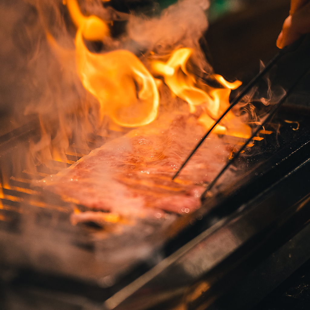 【夕方17時から朝5時まで】絶品お肉をご用意しております！駅から1分◆喫煙可能