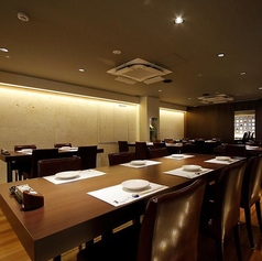 4~6名席のテーブルが3つございます。