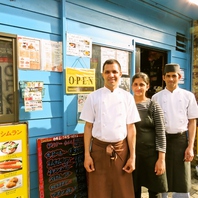 陽気なスタッフがお出迎え致します♪