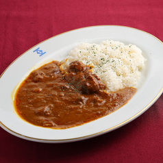 じっくり煮込んだ神戸牛のスパイシーカレー