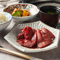 極上の熟成肉を堪能するコースやランチセットもおすすめ