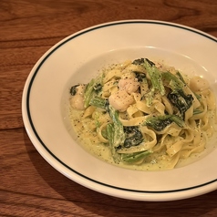 小柱とほうれん草のジェノベーゼクリーム
