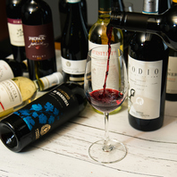 ソムリエ厳選の約４５種類のワインをご用意しています。