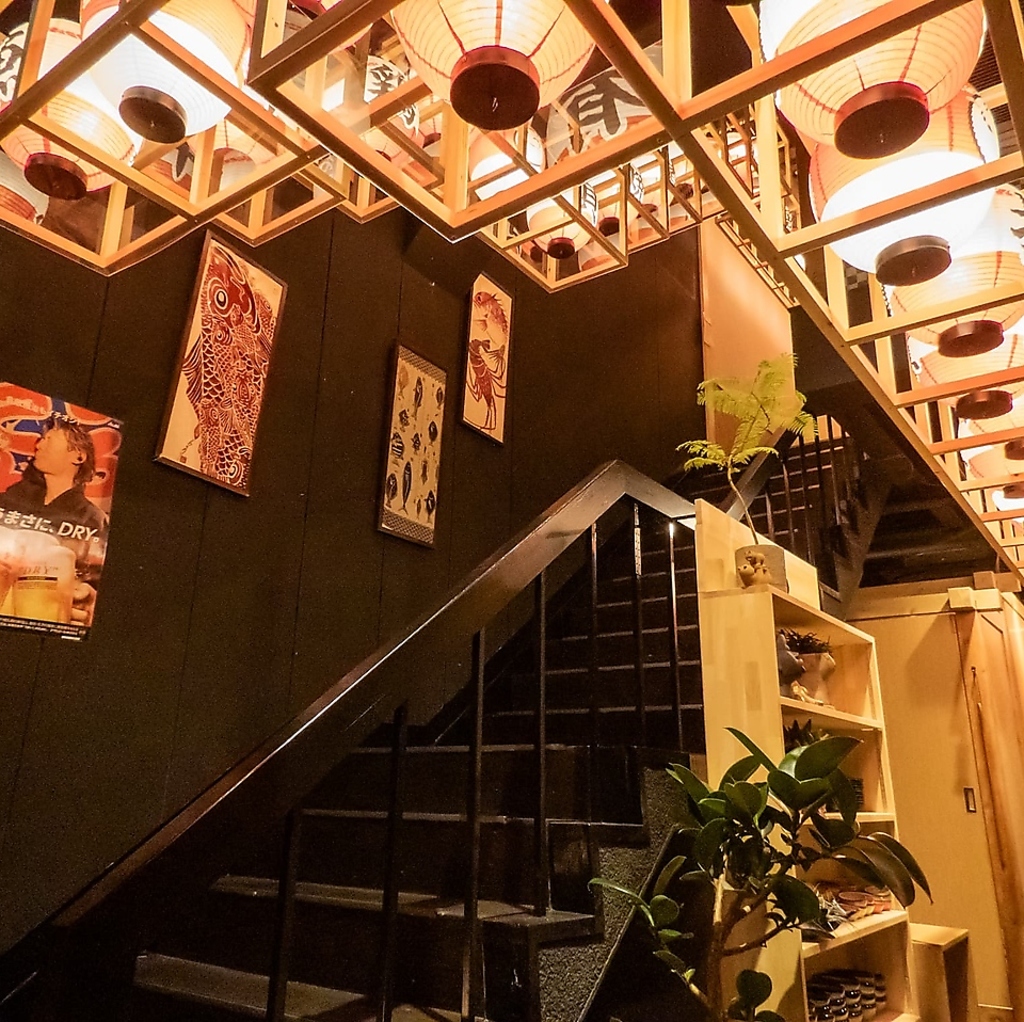 店内大幅リニューアルいたしました！木のぬくもりを感じるオシャレな店内はデートにもぴったりです★