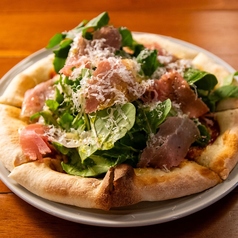 生ハムとルッコラの農場PIZZA